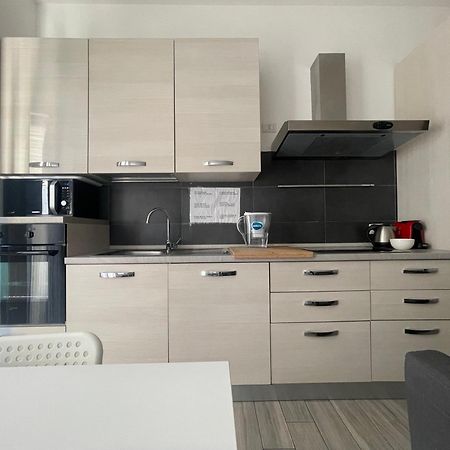 Gardone Apartment - Ampio Appartamento Con 2 Camere Da Letto - Comodo Per Duomo! Милано Екстериор снимка
