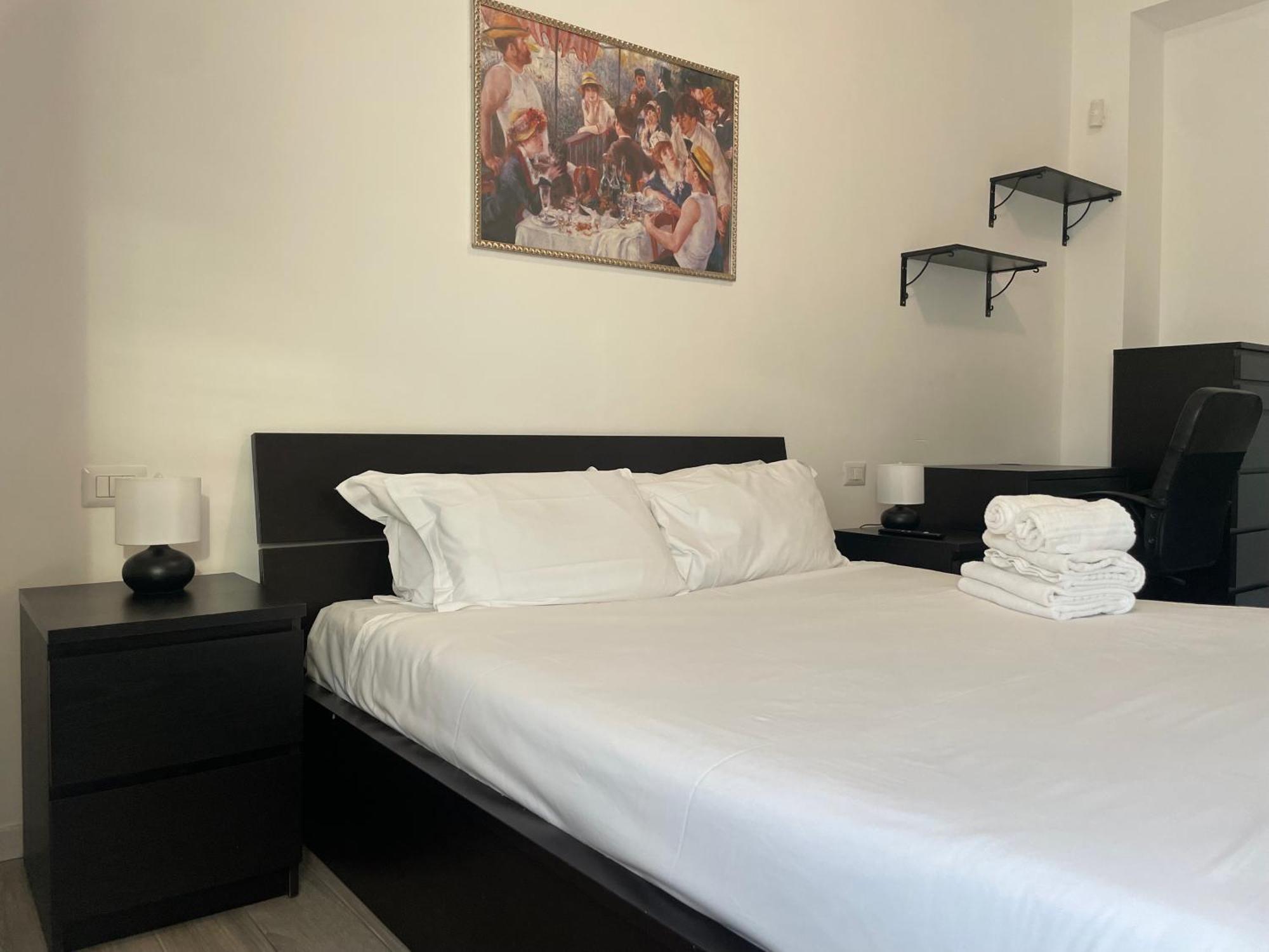Gardone Apartment - Ampio Appartamento Con 2 Camere Da Letto - Comodo Per Duomo! Милано Екстериор снимка