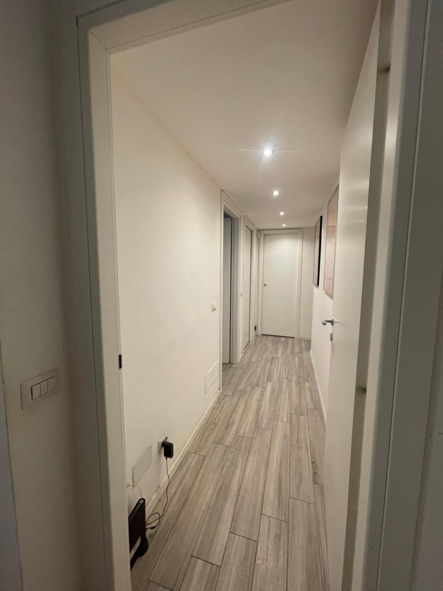 Gardone Apartment - Ampio Appartamento Con 2 Camere Da Letto - Comodo Per Duomo! Милано Екстериор снимка