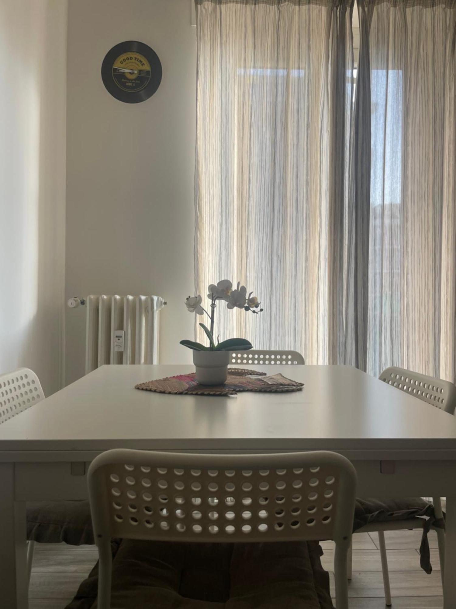 Gardone Apartment - Ampio Appartamento Con 2 Camere Da Letto - Comodo Per Duomo! Милано Екстериор снимка